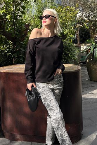 Siyah Kayık Yaka Basic Sweatshirt MG2228