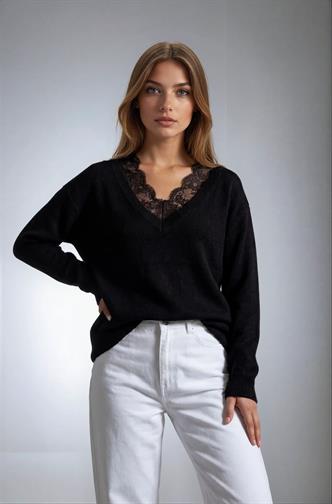 Siyah V Yaka Dantelli Uzun Kollu Tişört MG2677