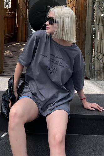 Füme Oversize Kalp Baskılı Bisiklet Yaka Kısa Kollu Tişört MG2129