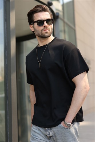 Siyah Dikiş Detaylı Regular Fit Erkek Tişört E7183