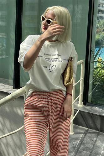 Ekru Oversize Kalp Baskılı Bisiklet Yaka Kısa Kollu Tişört MG2129