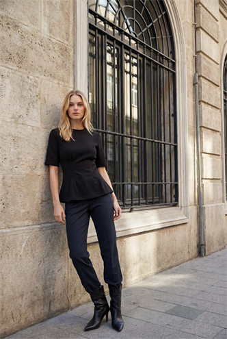 Siyah Kadın Bisiklet Yaka Belden Oturtmalı Basic Tişört MG2670