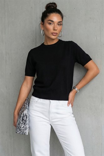 Siyah Bisiklet Yaka Kadın Triko Tişört MG2703