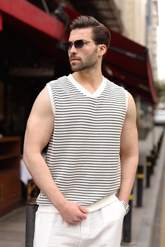 Beyaz V Yaka Çizgili Kolsuz Triko Tişört E7179