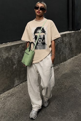 Bej Oversize Baskılı Kadın Tişört MG1764