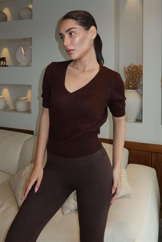 Kahverengi V Yaka Örgülü Kadın Triko Tişört Mg2369