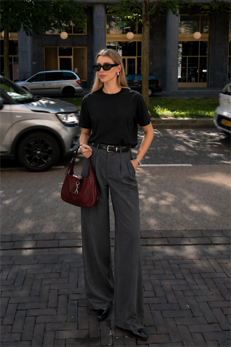 Siyah Bisiklet Yaka Kadın Triko Tişört MG2703