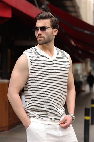 Beyaz V Yaka Çizgili Kolsuz Triko Tişört E7179