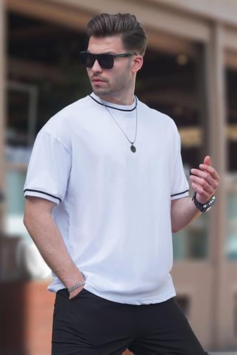 Beyaz Bisiklet Yaka Kol Boyun Şeritli Overfit Tişört 7024