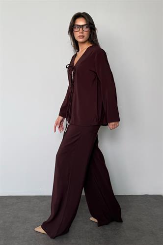 Kahverengi Önü Bağlamalı Alt Üst Takım Mg2473