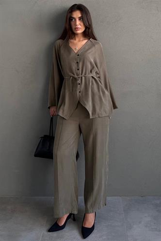 Vizon V Yaka Düğmeli Kuşaklı İkili Modal Kadın Takım MG2619