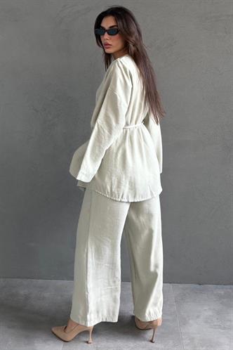 Ada Çayı V Yaka Düğmeli Kuşaklı İkili Modal Kadın Takım MG2619