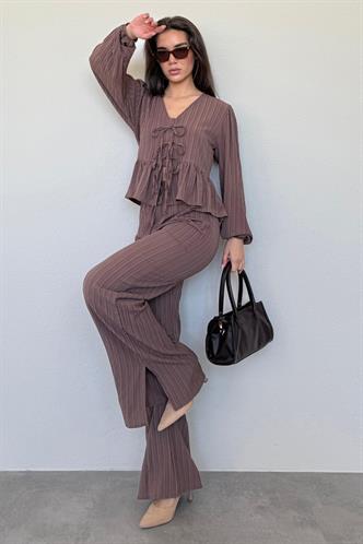 Kahverengi Önü Bağlamalı Bluz Pantolon Takımı MG2343