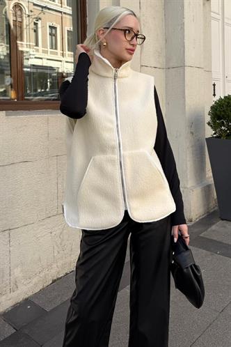 Ekru Dik Yaka Kadın Peluş Yelek MG2578