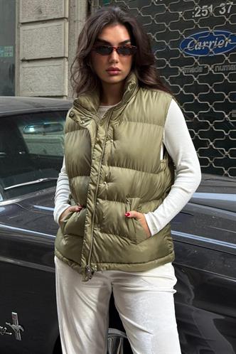 Yeşil Dik Yaka Astarlı Kadın Şişme Yelek MG2592