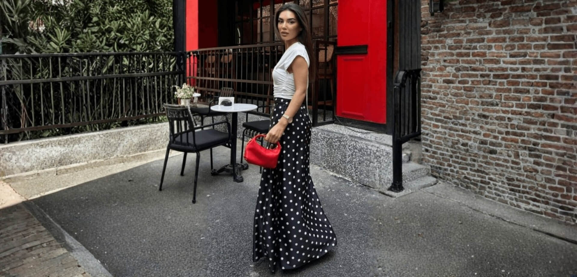 Haftanın kombini puantiyeli etek