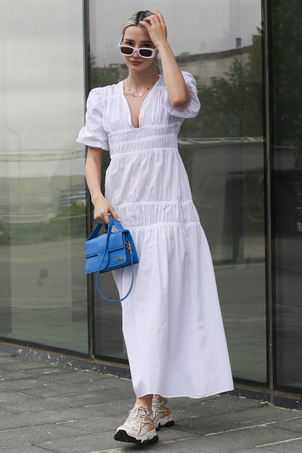 Beyaz V Yaka Büzgü Detaylı Uzun Basic Kadın Elbise - Madmext
