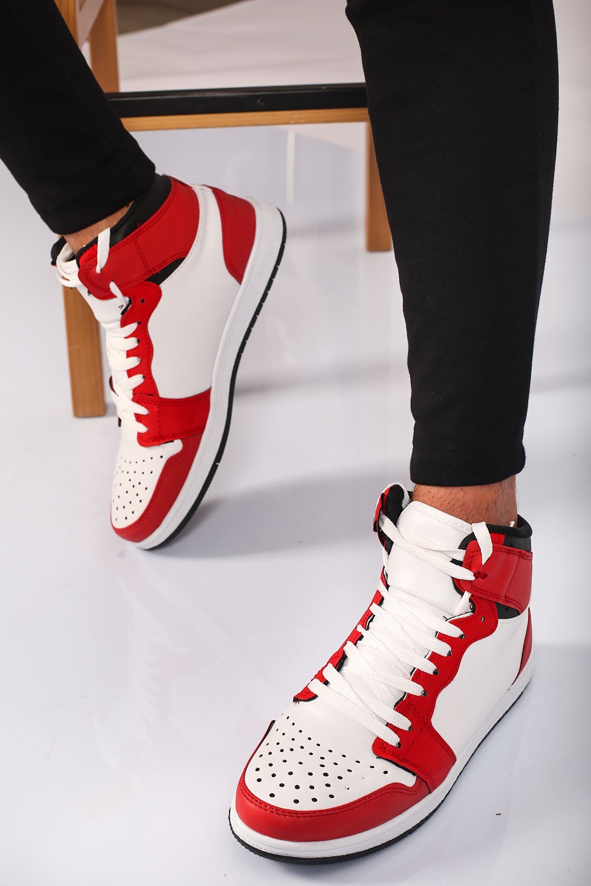 Erkek Kırmızı-Beyaz Spor Ayakkabı