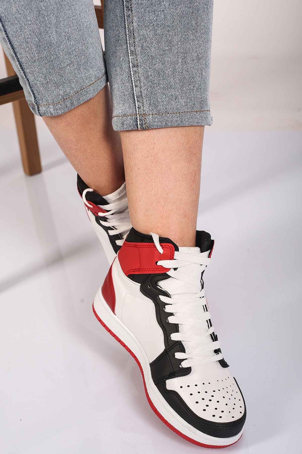 Kadın Kırmızı-Beyaz Spor Ayakkabı