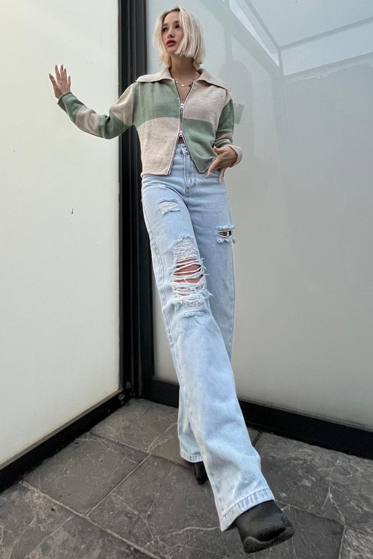 Blue ripped jeans girls cheap