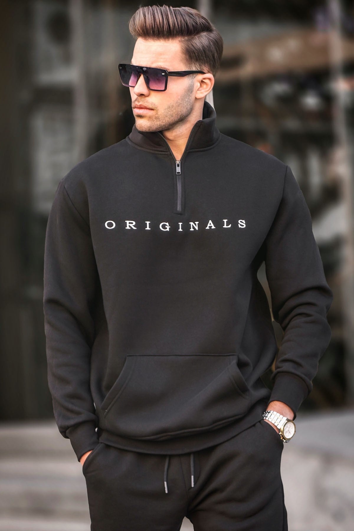 Siyah Fermuar Yaka Nakışlı Sweatshirt 6028