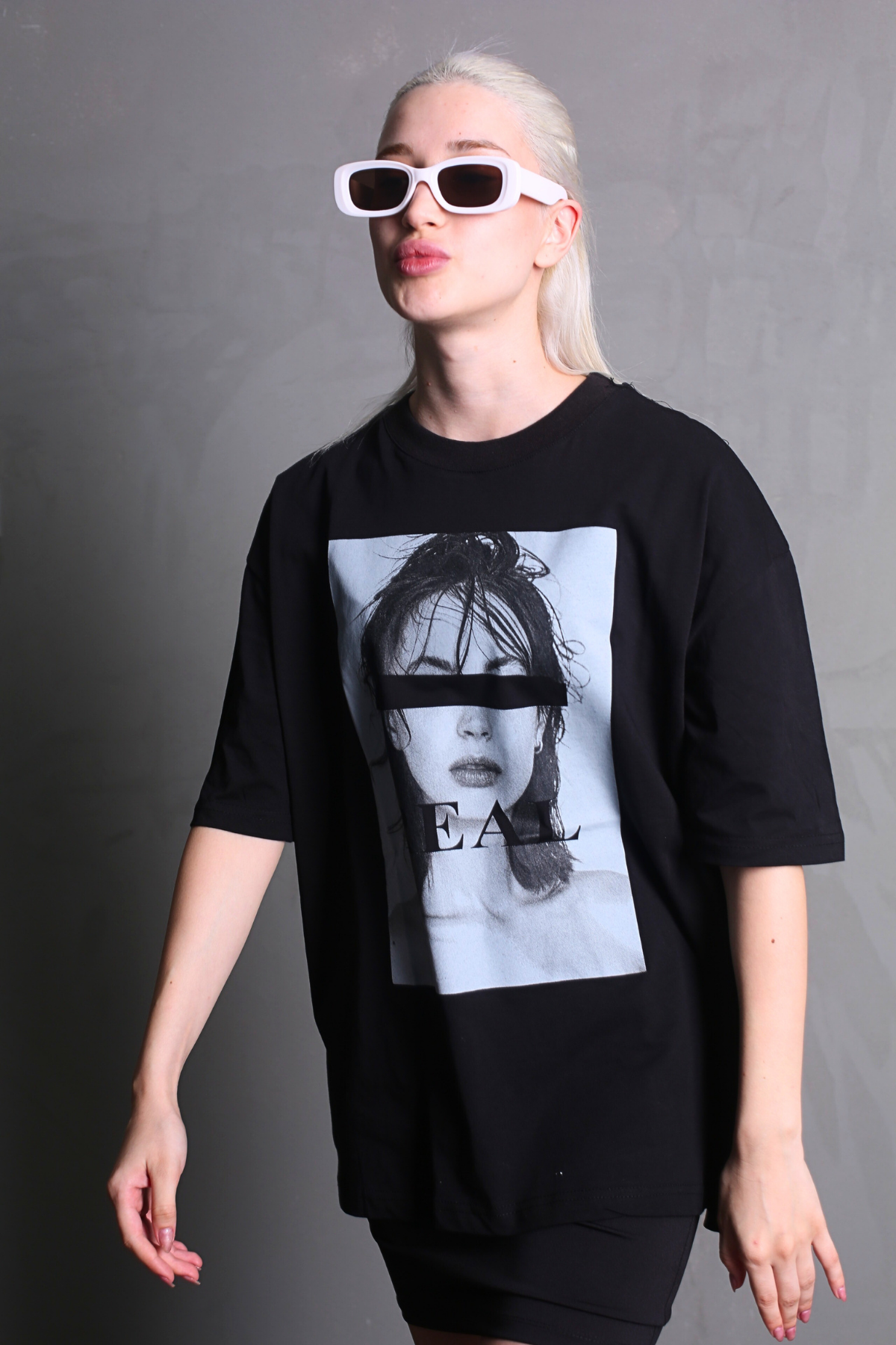 Siyah Oversize Baskılı Kadın Tişört MG1764