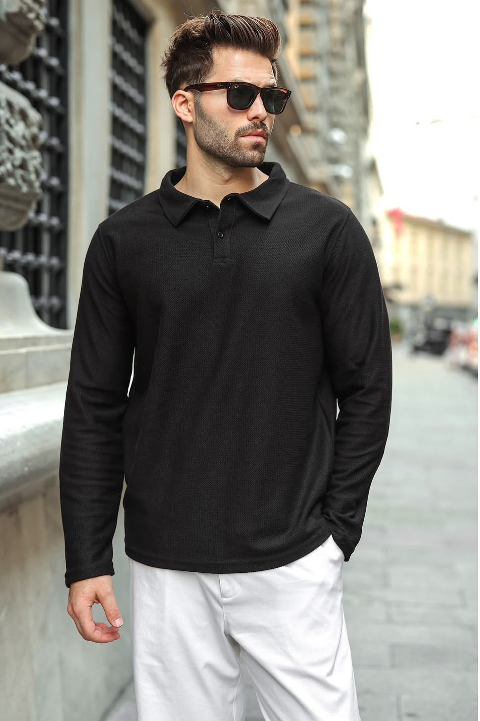 SWEATSHIRT