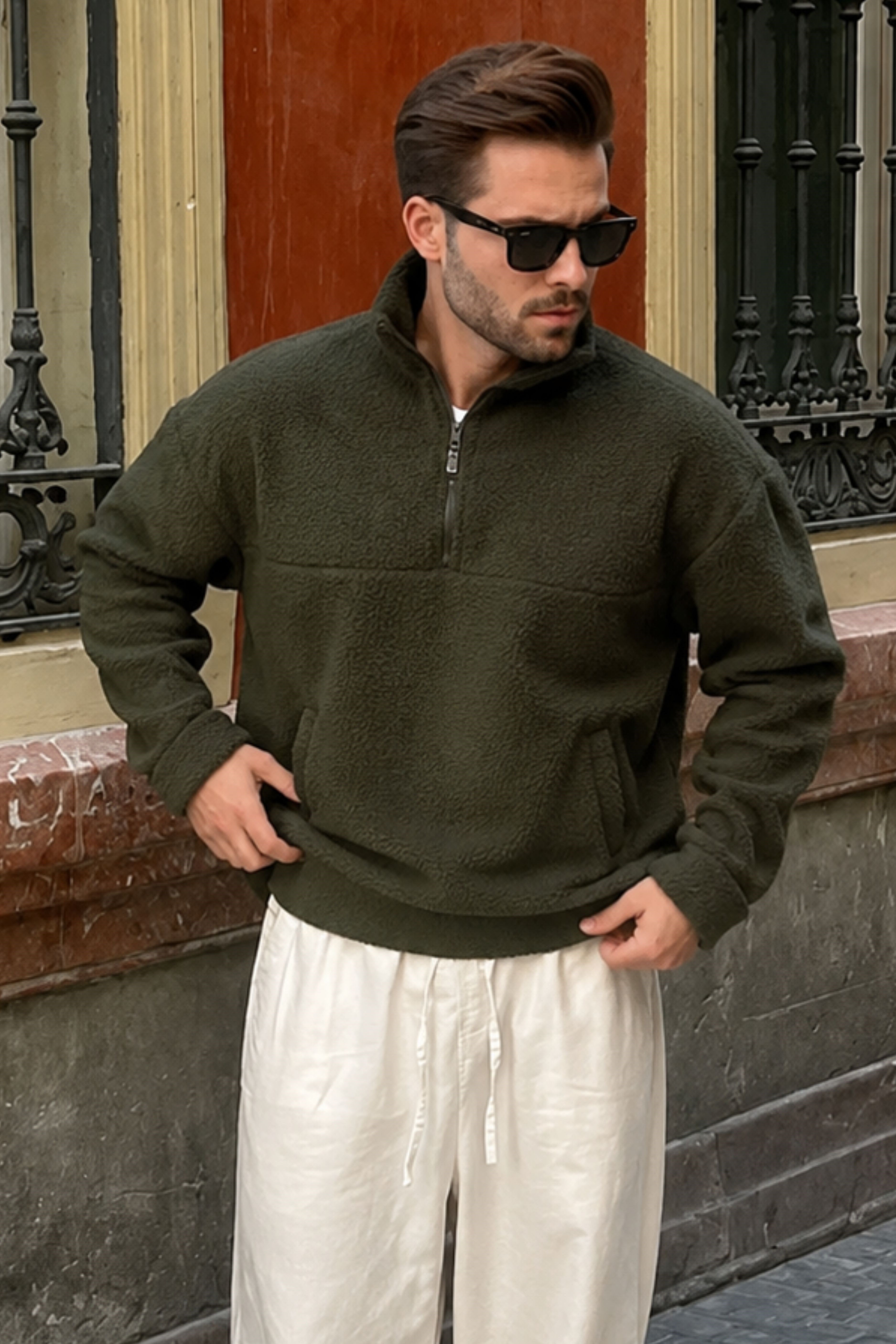 Sweatshirt