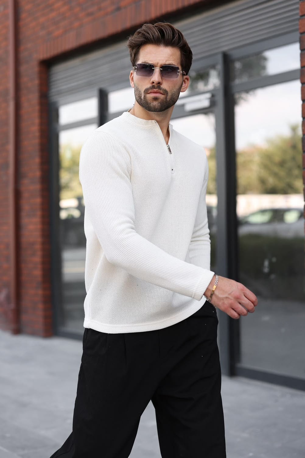 SWEATSHIRT