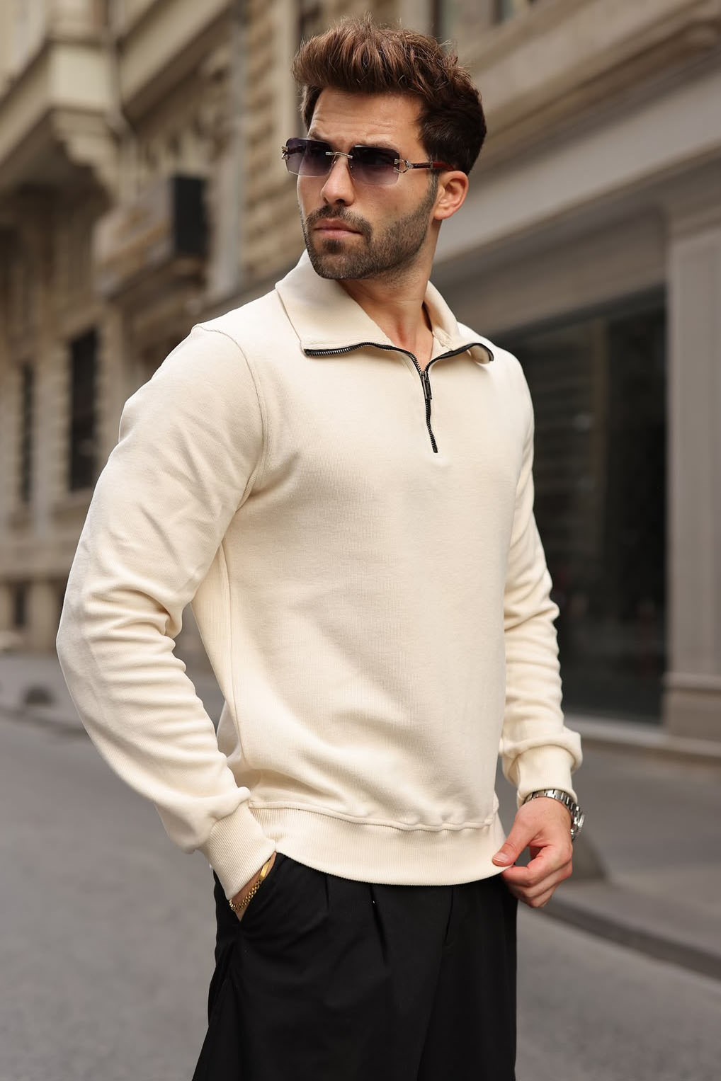 SWEATSHIRT