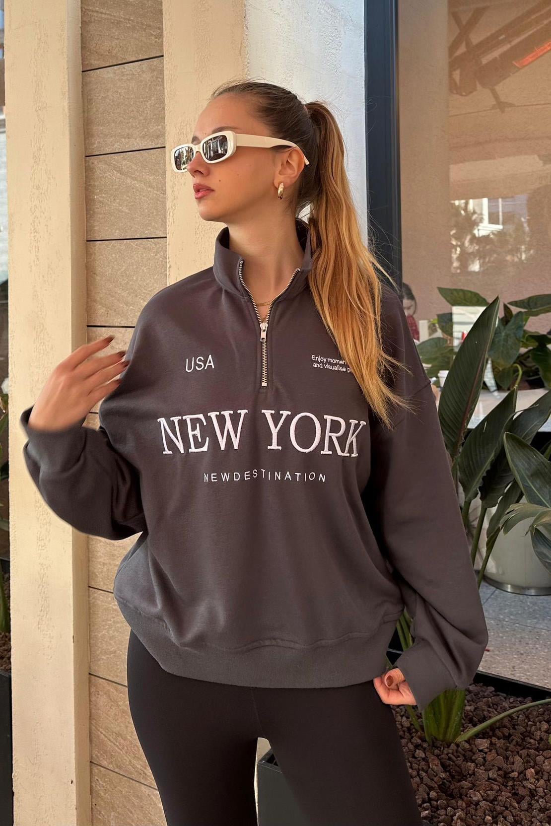 Sweatshirt