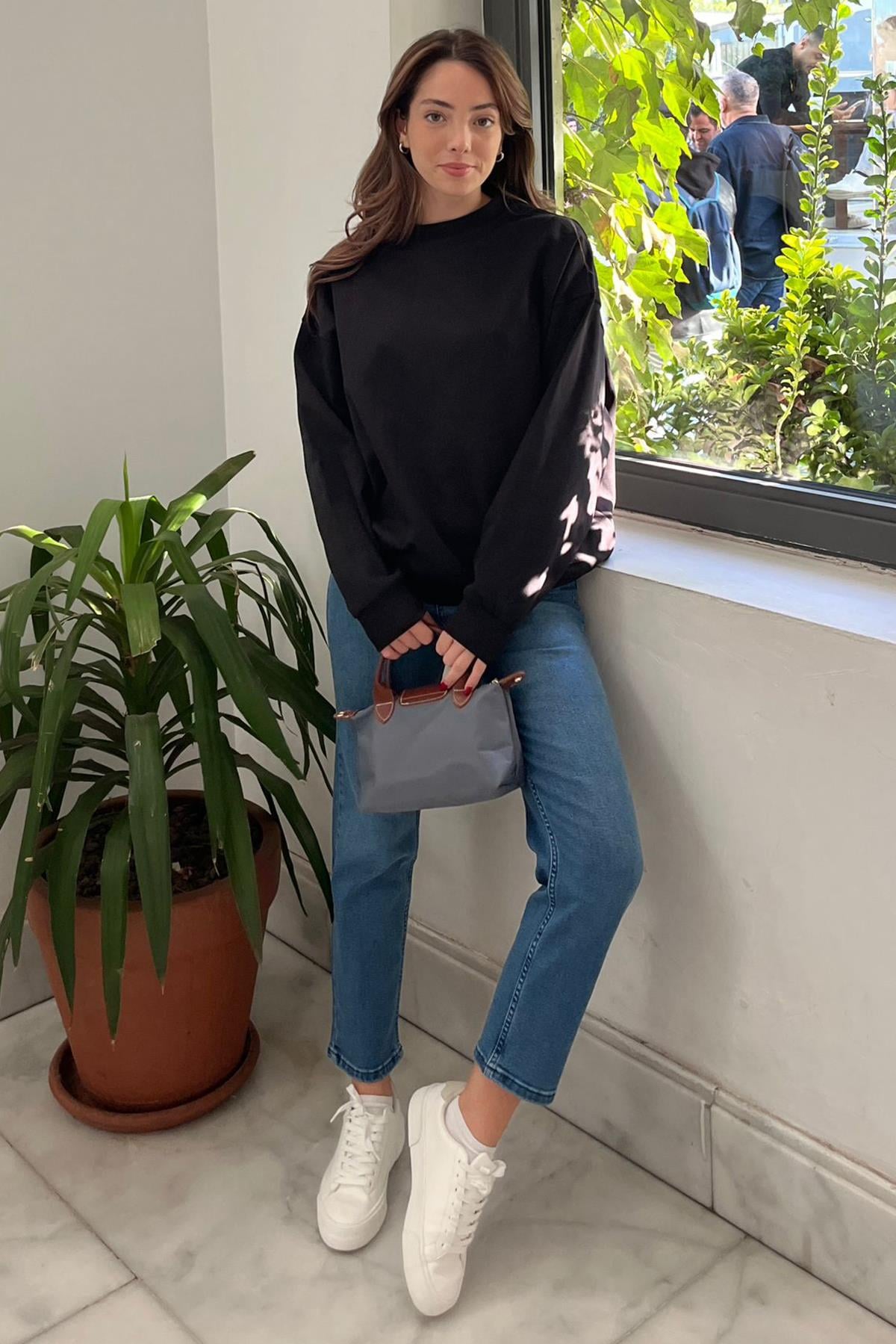 Sweatshirt