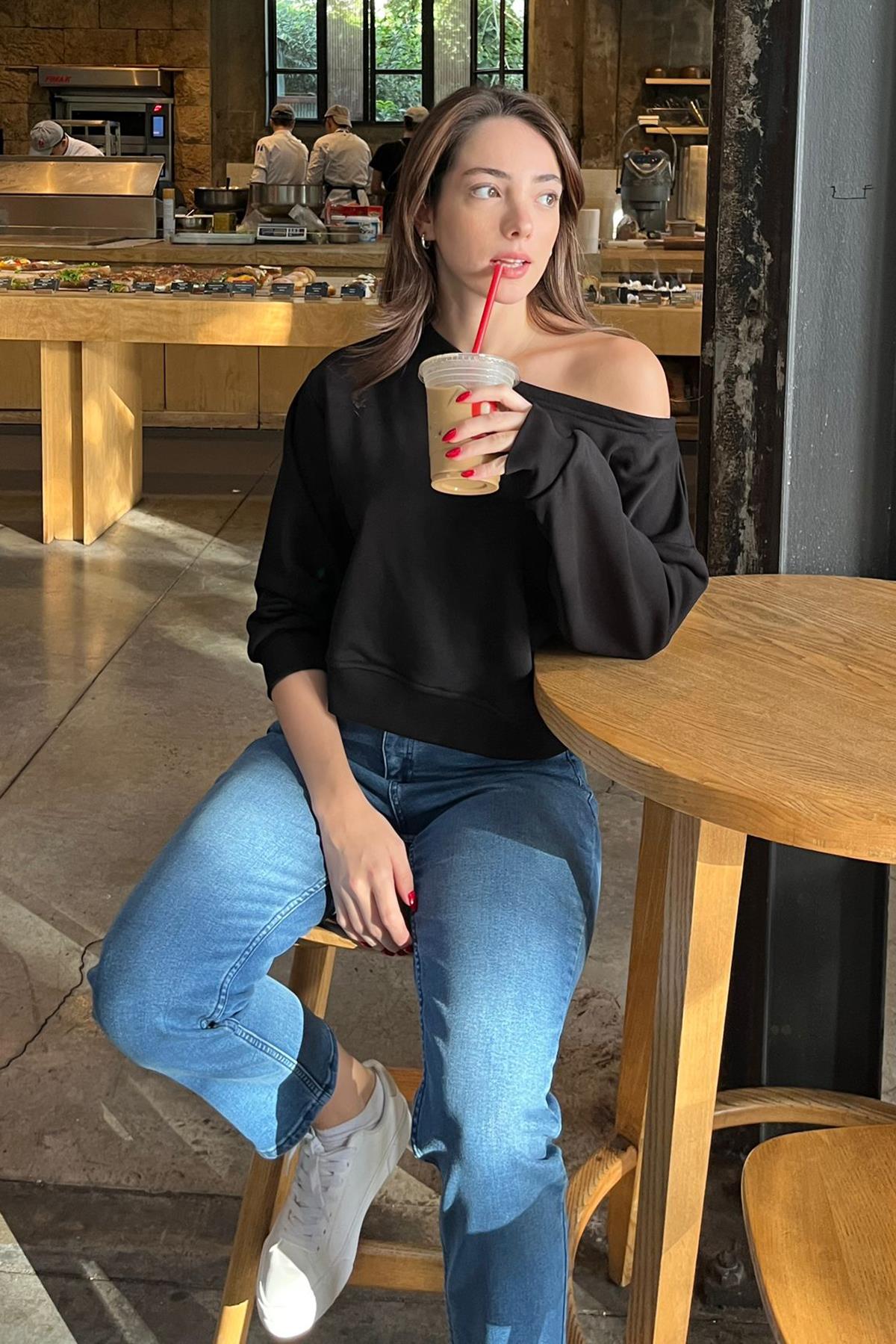 Sweatshirt