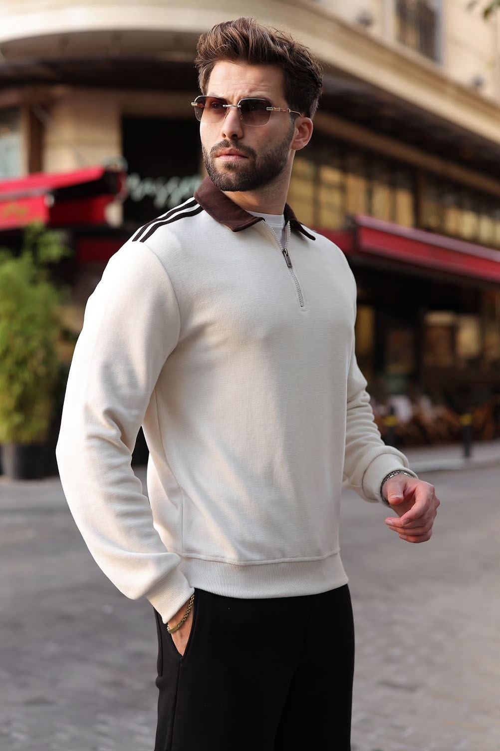 SWEATSHIRT