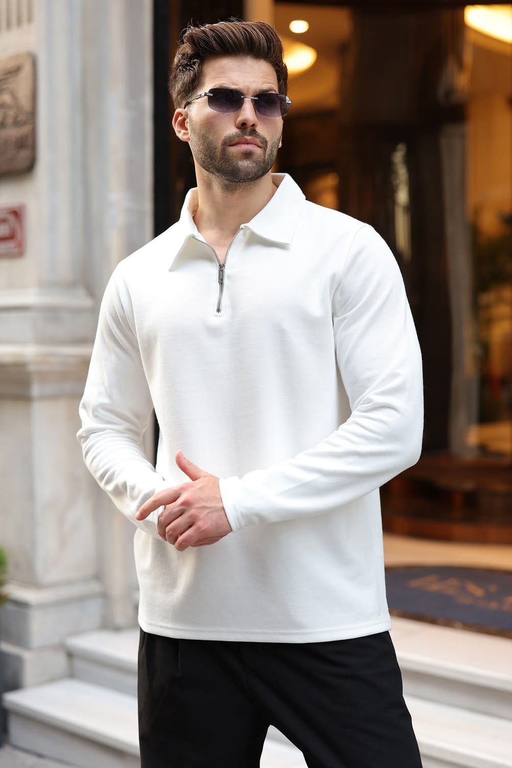 SWEATSHIRT