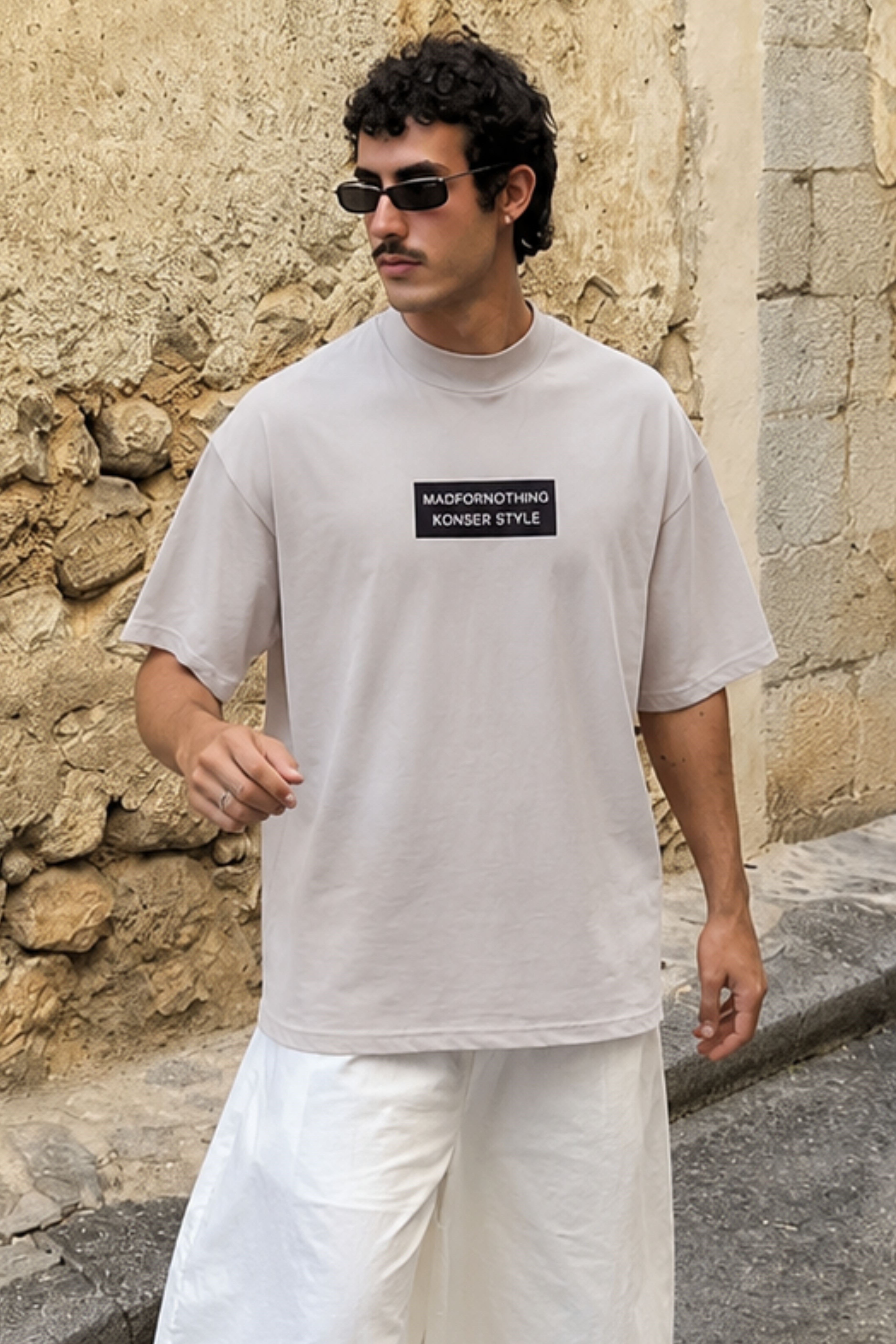 T-SHIRT
