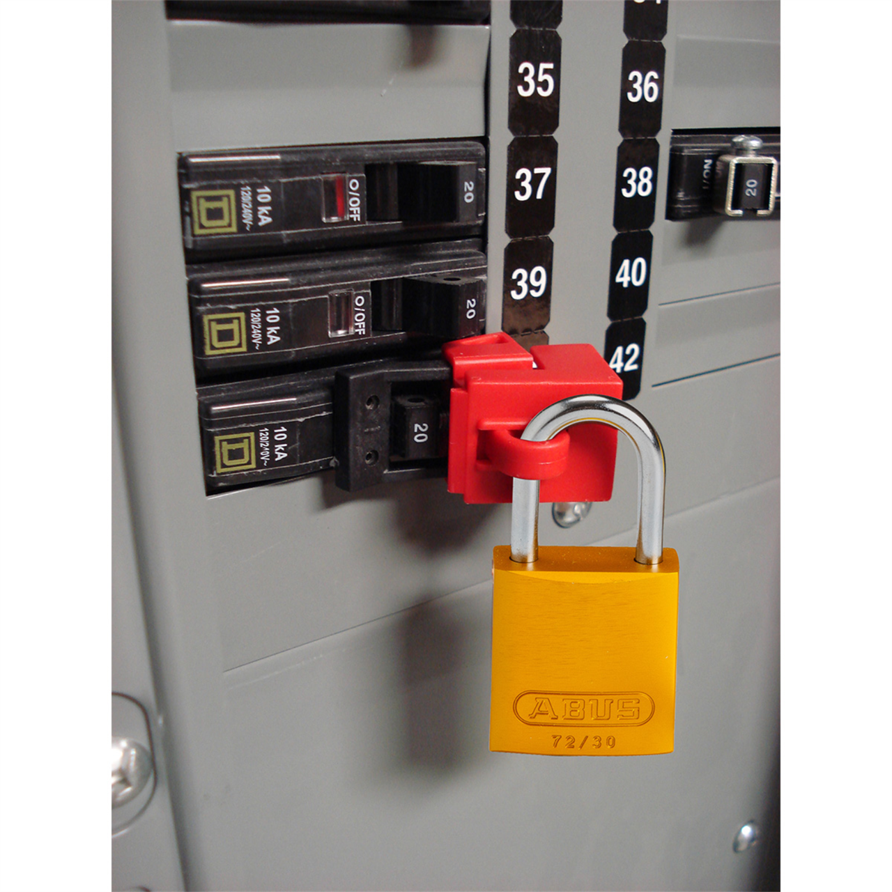 Deliksiz Şalter Kilidi 480/600 Volt Brady