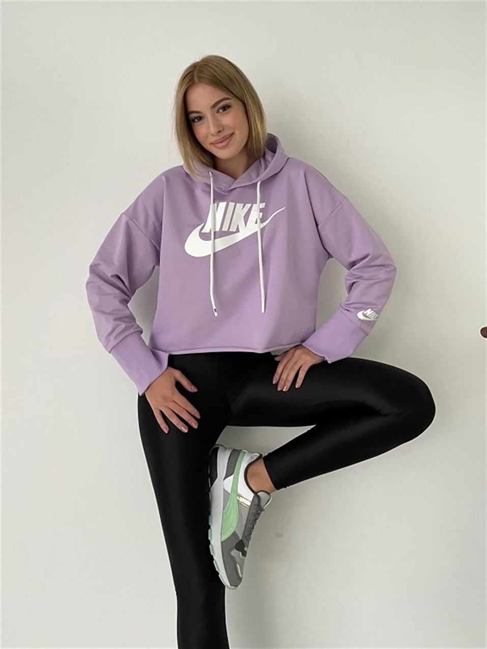 Kapüşonlu Crop Sweatshirt - Tam Senin Tarzın