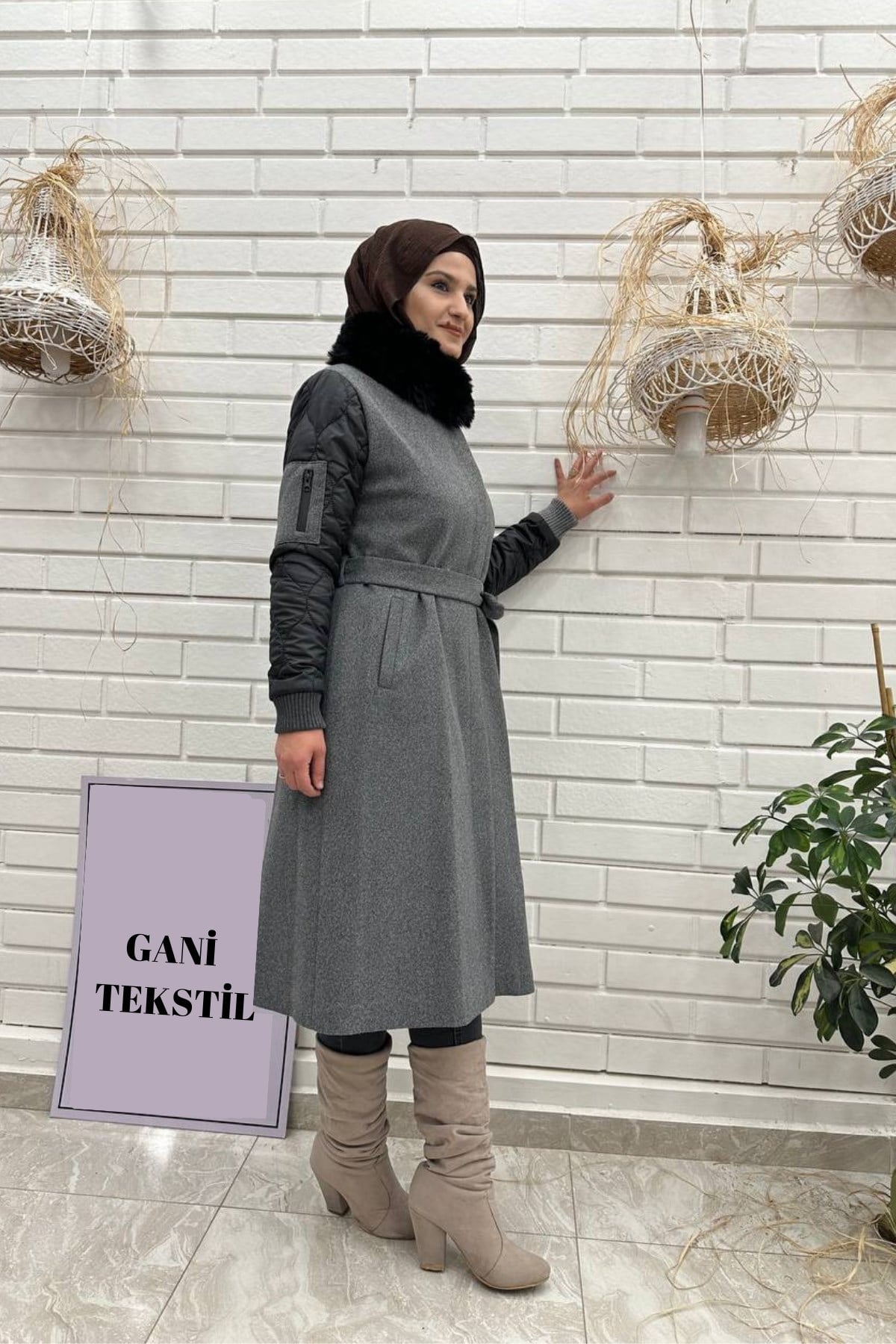 Kürk Yaka Düğmeli Kaşe Kaban