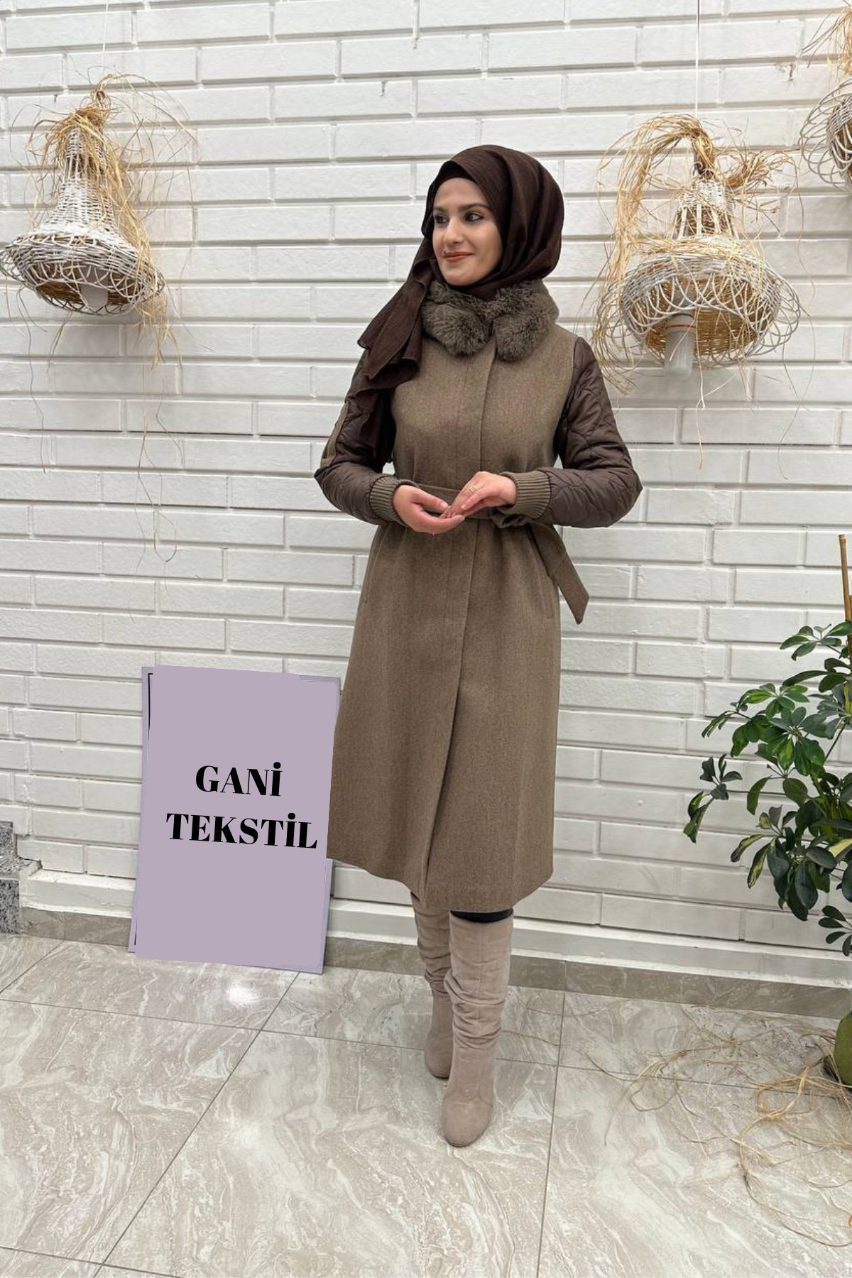 Kürk Yaka Düğmeli Kaşe Kaban