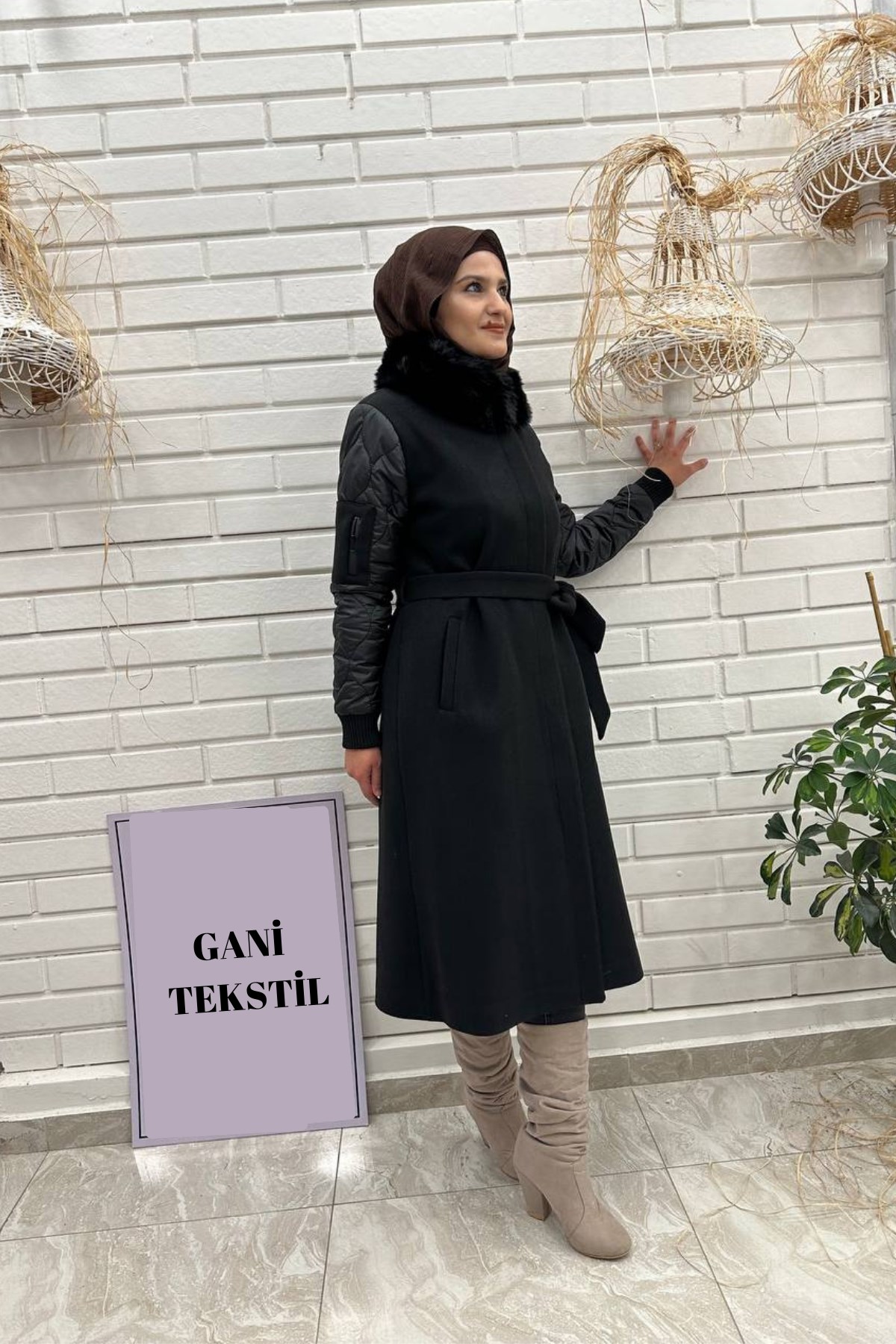 Kürk Yaka Düğmeli Kaşe Kaban