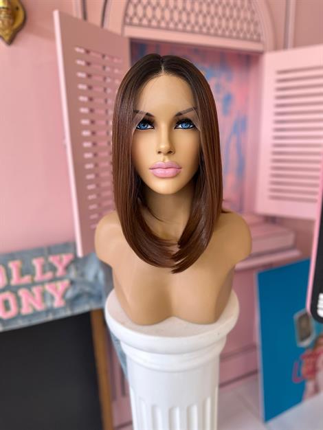 LOLLY PONY Bob Kesim Düz Dip Boyalı Açık Kahve 40 cm Kore Fiber Sentetik Ön Tül Peruk 