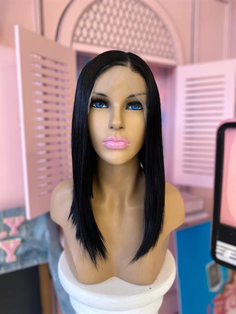 LOLLY PONY Bob Kesim Düz Jet Siyah 40 cm Kore Fiber Sentetik Ön Tül Peruk