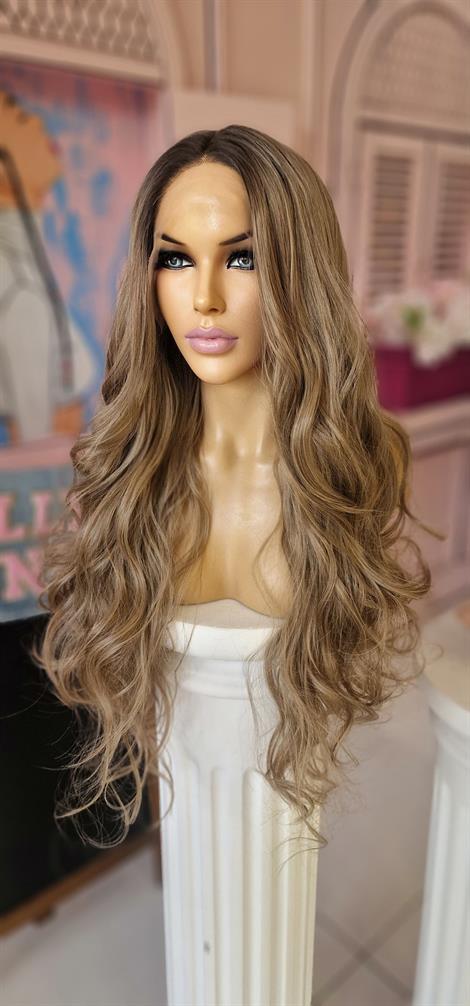 LOLLY PONY Dalgalı Dip Boyalı Bal Rengi 80 cm Kore Fiber Sentetik Ön Tül Peruk