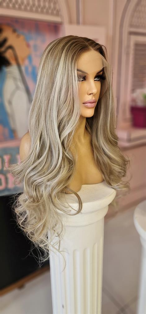 LOLLY PONY Dalgalı Dip Boyalı Platin Röfle Kore Fiber Sentetik Ön Tül Peruk 