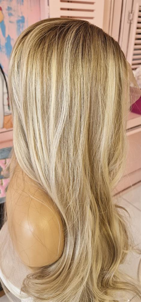 LOLLY PONY Dalgalı Dip Boyalı Platin Röfle Kore Fiber Sentetik Ön Tül Peruk 