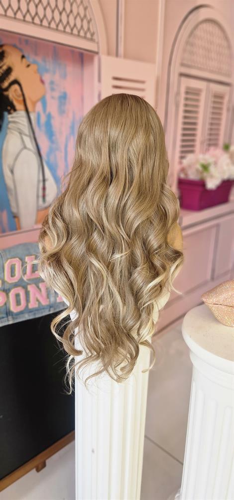 LOLLY PONY Dalgalı Koyu Röfleli 80cm Kore Fiber Sentetik Ön Tül Peruk