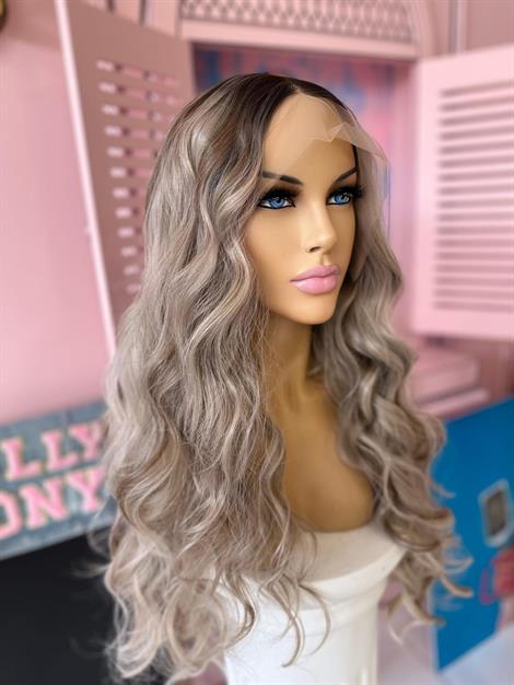 LOLLY PONY Dalgalı Küllü Platin 80 cm Kore Fiber Sentetik Ön Tül Peruk