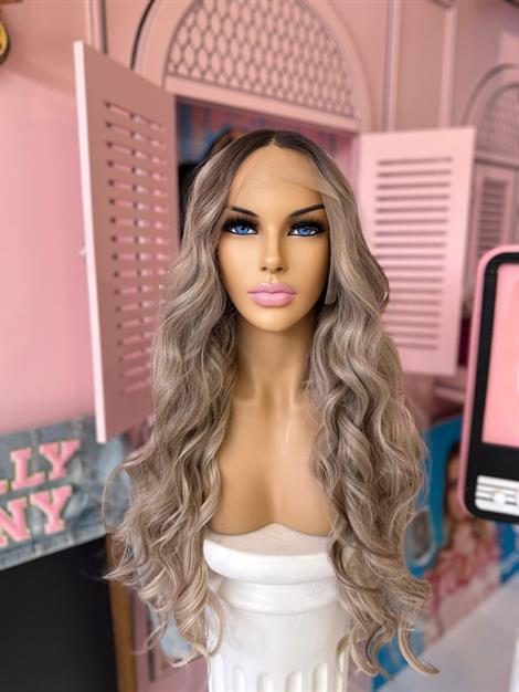 LOLLY PONY Dalgalı Küllü Platin 80 cm Kore Fiber Sentetik Ön Tül Peruk