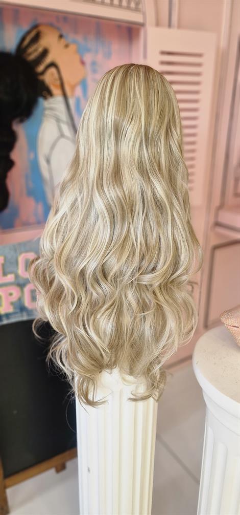 LOLLY PONY Dalgalı Platin Röfleli 80 cm Kore Fiber Sentetik Ön Tül Peruk